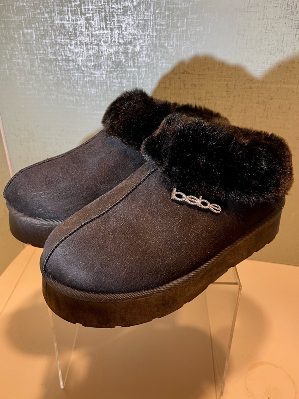 EUC WOMEN BEBE Black Faux-Fur Platform Slip-On Mules with Crystal Accent Logo 7M